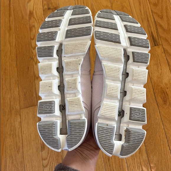 ON New Cloud 5 women’s sneaker, lily Frost women’s size 10 - Picture 6 of 9